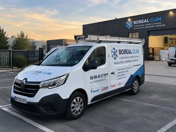 Camion d'intervention Boreal Clim devant nos locaux