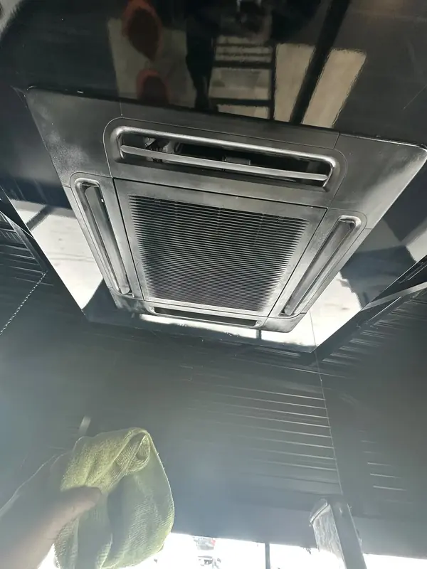 Cassette de climatisation encastrée au plafond